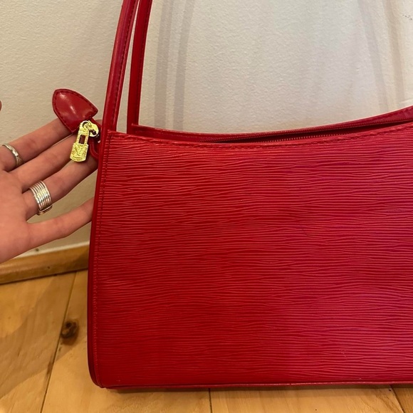 Louis Vuitton Red Épi Leather Vintage Bag - Picture 3 of 7